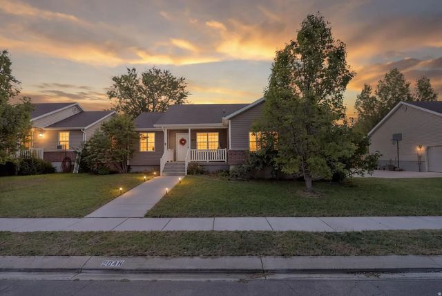 2048 E Juniper Dr, Eagle Mountain