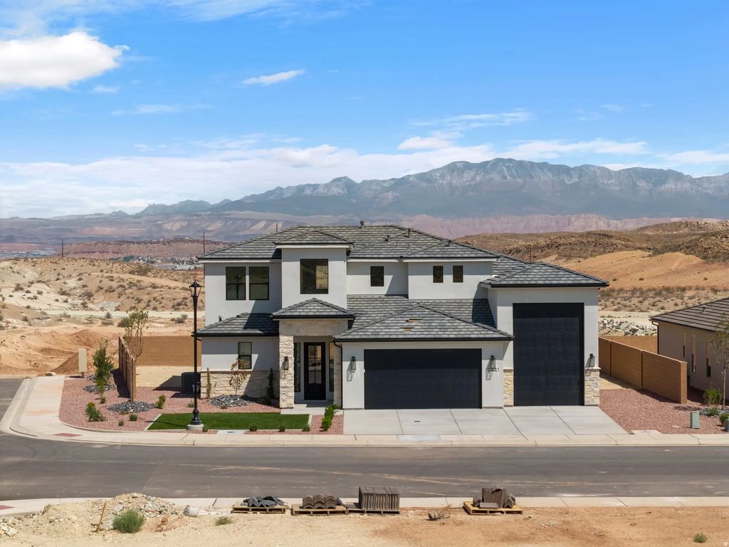 2441 E Malitsoh Way 301, St. George