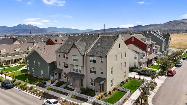 6679 W Skip Rock Rd, South Jordan