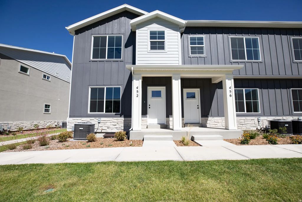 452 E 650 N 67, Salem