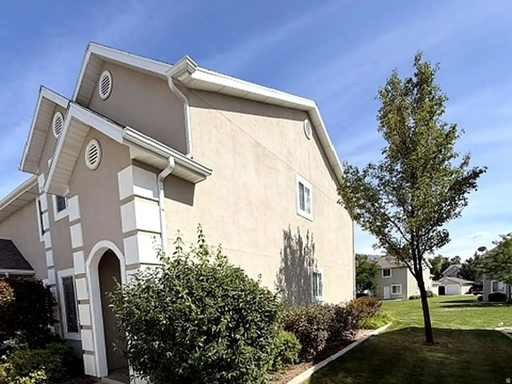 1295 E 6175 S, South Ogden