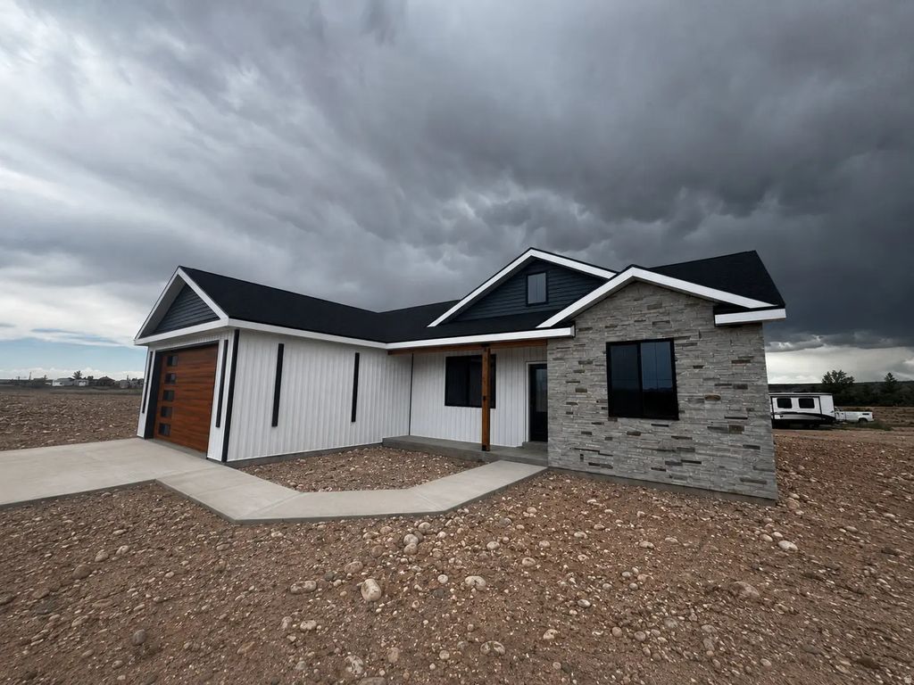 564 E River Heights Dr, Duchesne