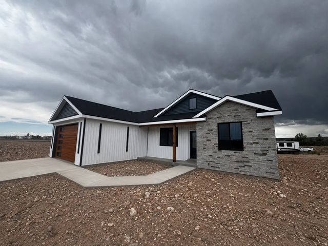 564 E River Heights Dr, Duchesne