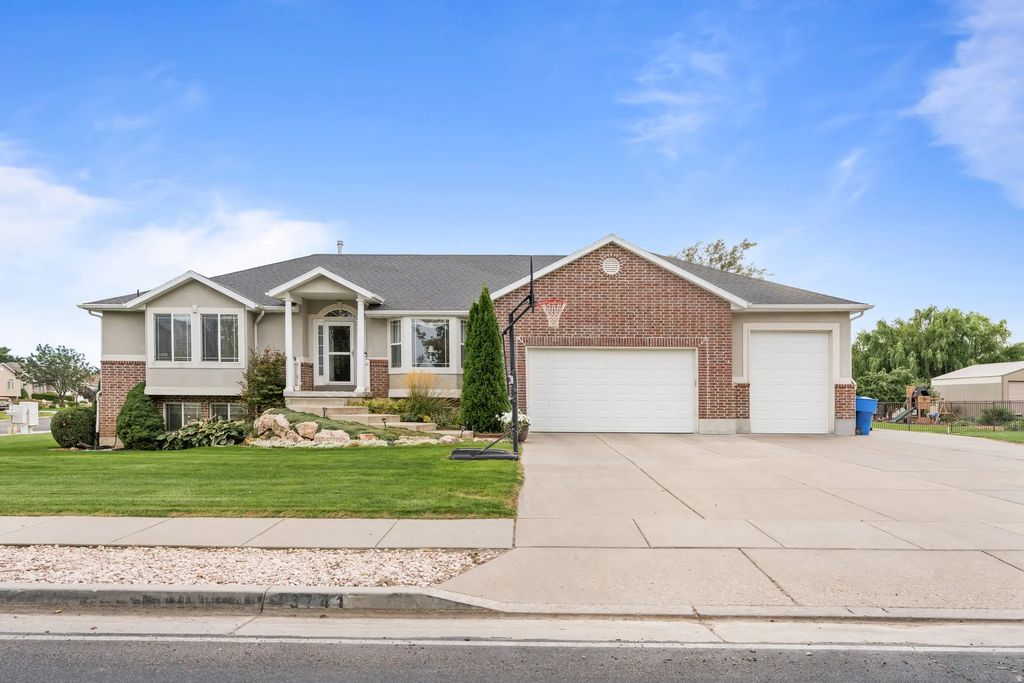 3741 W 2200 N, Plain City