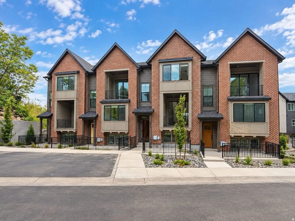 850 E Maplehurst Dr 113, Murray