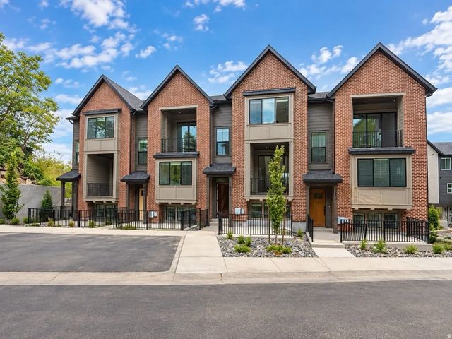 850 E Maplehurst Dr 113, Murray