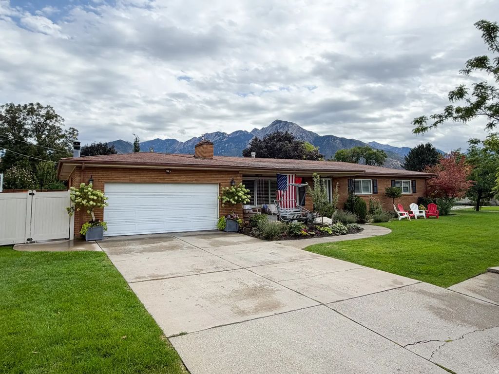 3775 S Greenbriar Way, Millcreek