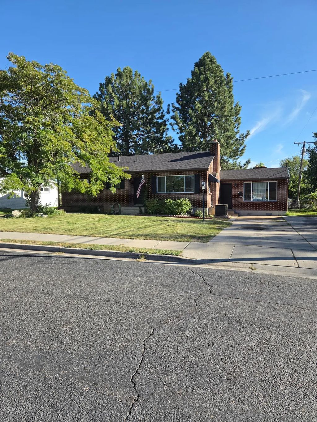 2265 W 5400 S, Roy