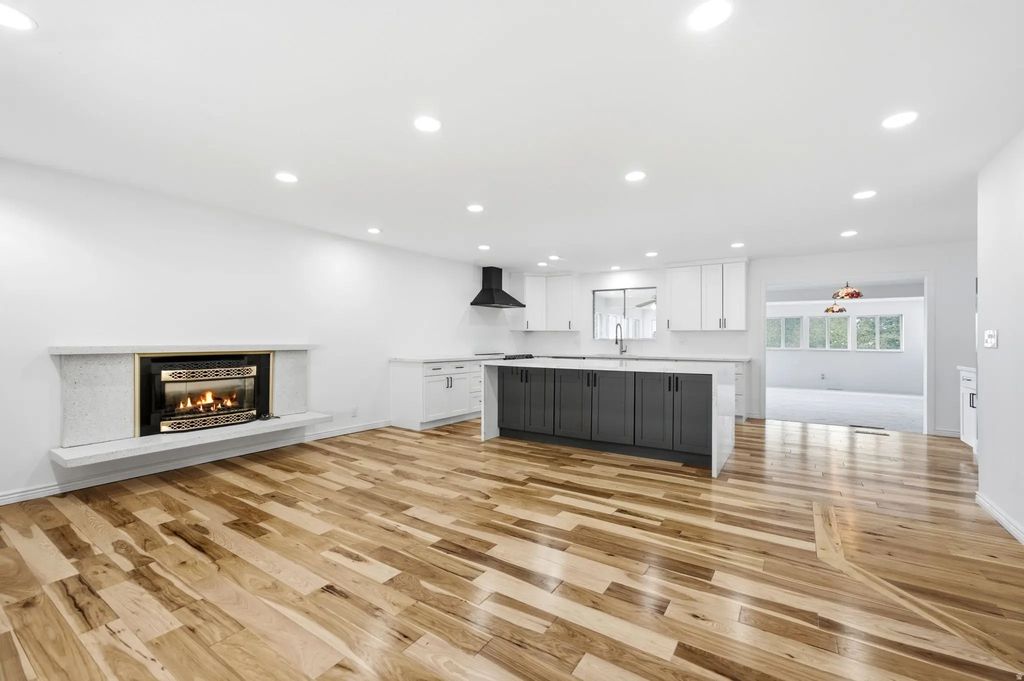 791 E 650 S, Centerville
