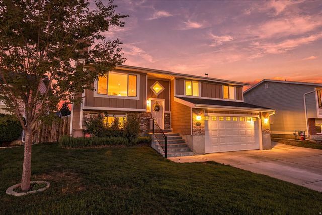 2352 W Pauline Way, West Jordan