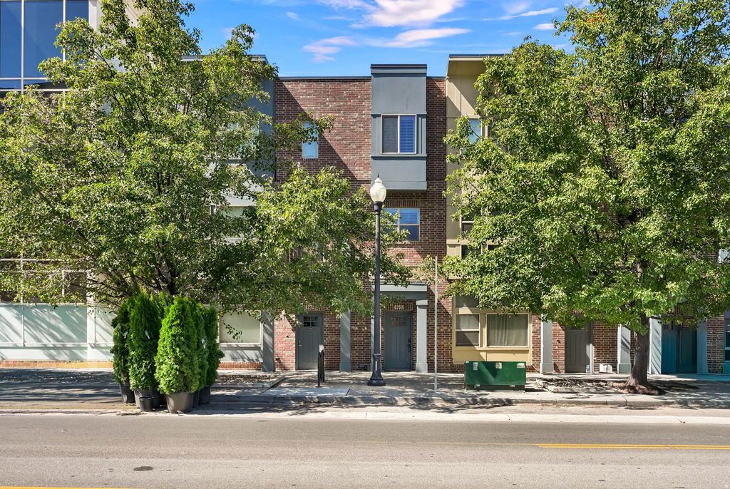 4268 S Main St, Murray