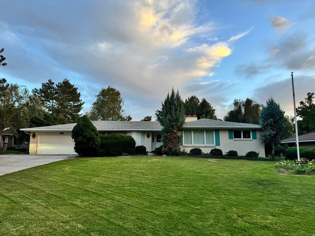 2132 E Applewood Ave 9, Holladay