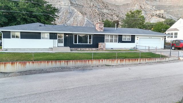 43 A St, Helper