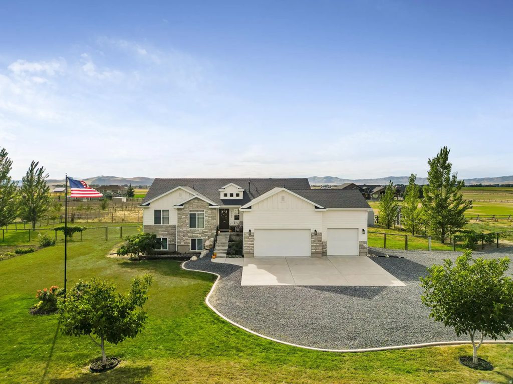 7755 N Highway 38 W, Honeyville