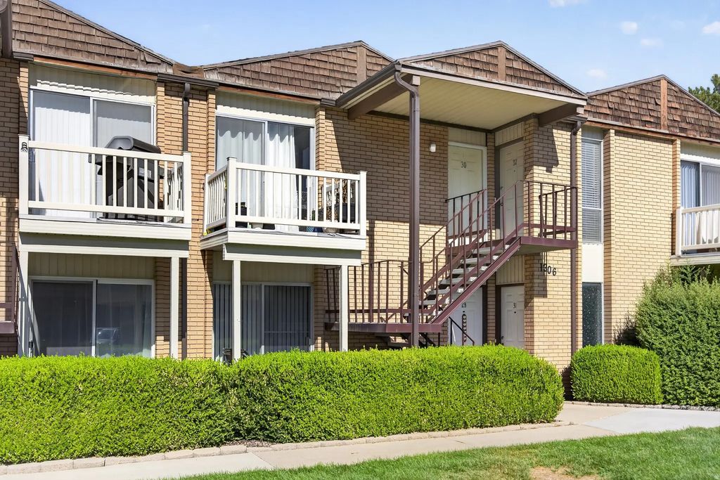 1306 S 200 W 29, Bountiful
