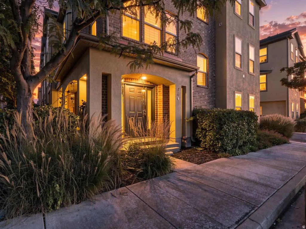 180 W Barry Links Way, Salt Lake City