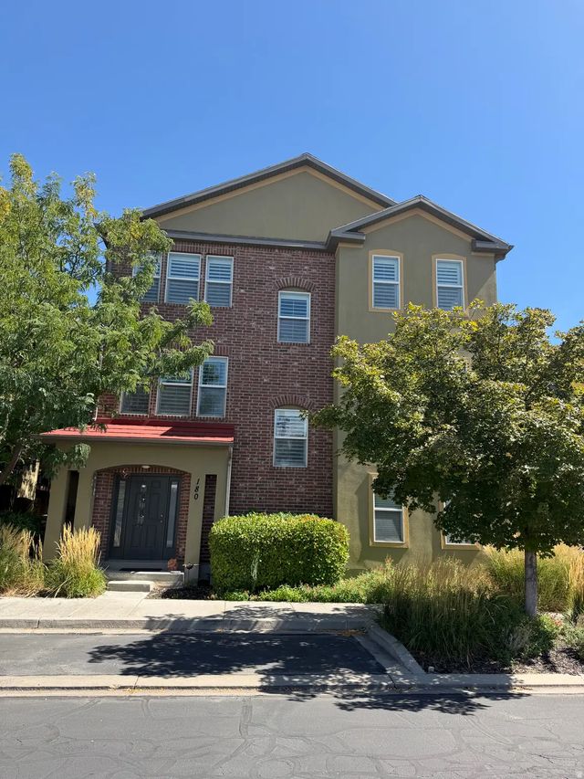 180 W Barry Links Way, Salt Lake City