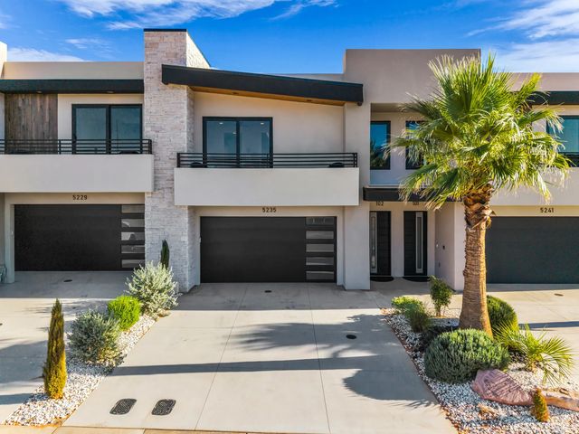 5235 W 2360 S 102, Hurricane