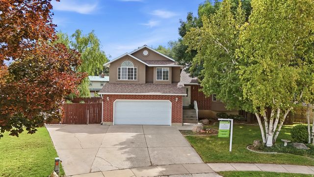 46 N 750 W, Layton