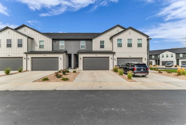 1542 N Summer Springs Cove, Salem
