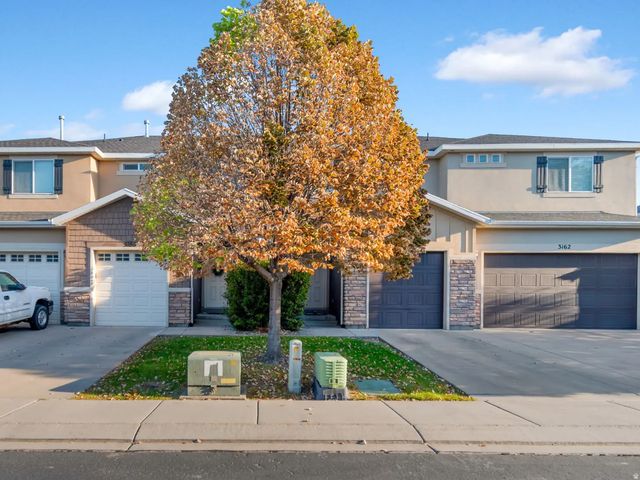 3166 W Desert Lily Dr, Lehi