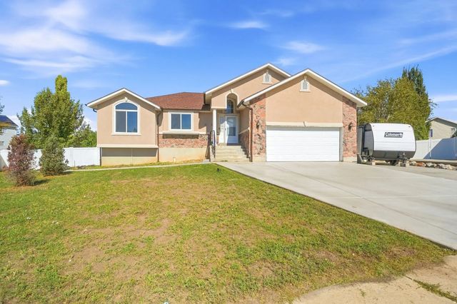 569 E 2200 S, Clearfield