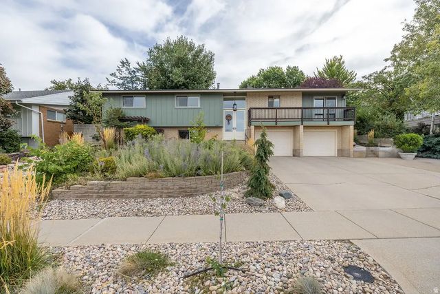 1987 S Claremont Dr E, Bountiful