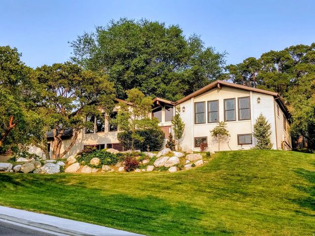 8 S Mountain Wood Ln, Sandy