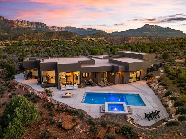 2493 Navajo Cir 70, Springdale