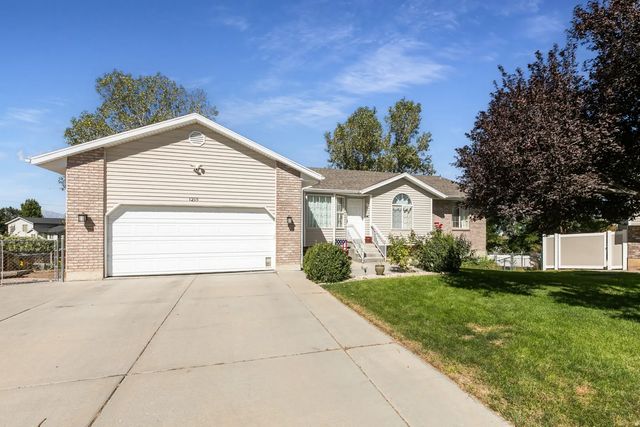 1215 E 900 N, Tooele