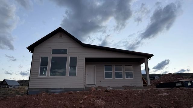 356 W Hawk Cir, Garden City