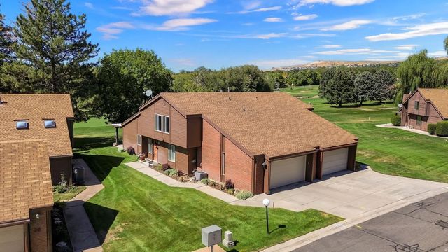 24 N White Barn Dr W, Pleasant View