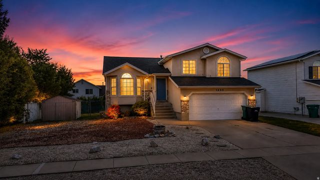 1205 N 2675 W, Layton