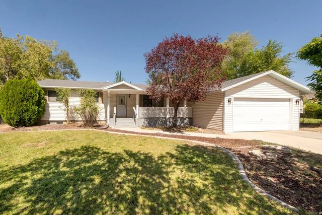 879 E Daisy St, Sandy