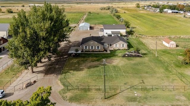 6540 W 4600 S, Hooper