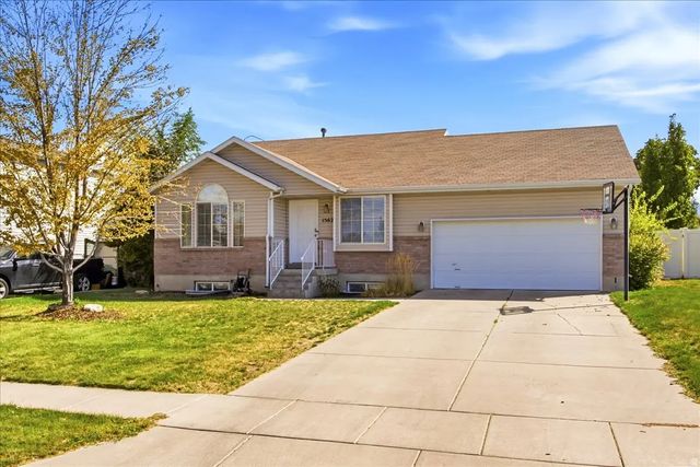 1562 N 2030 W, Clinton