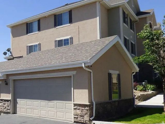 98 W Springview Dr, Saratoga Springs