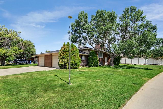 1390 W Marinwood Ave S, Taylorsville
