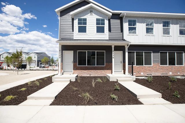 1226 E Goldie Lou Lane Unit 67, Eagle Mountain