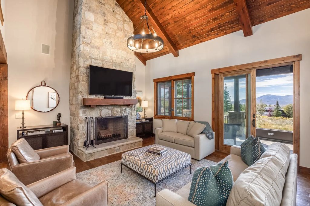 8045 Western Sky, Park City