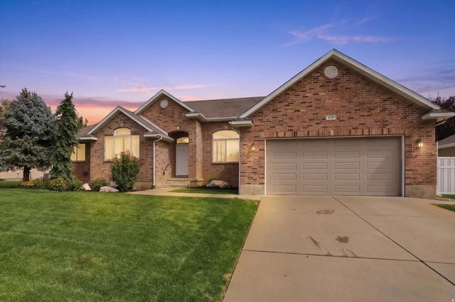 939 S Wind River Way W, Kaysville