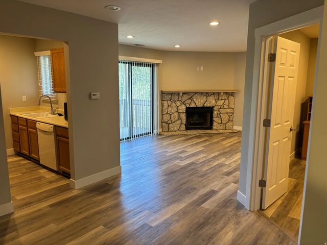 1790 E Keysview Ct 32, Millcreek