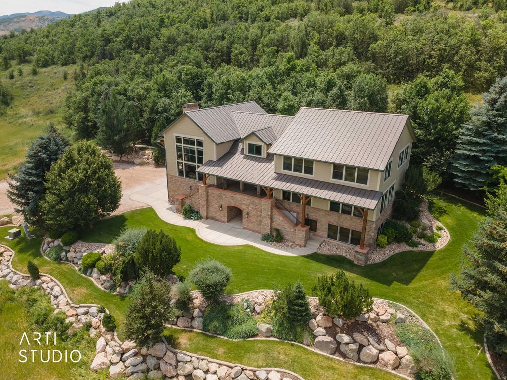 1797 S 8900 E, Huntsville