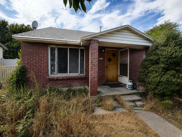214 S 4th St E, Tooele