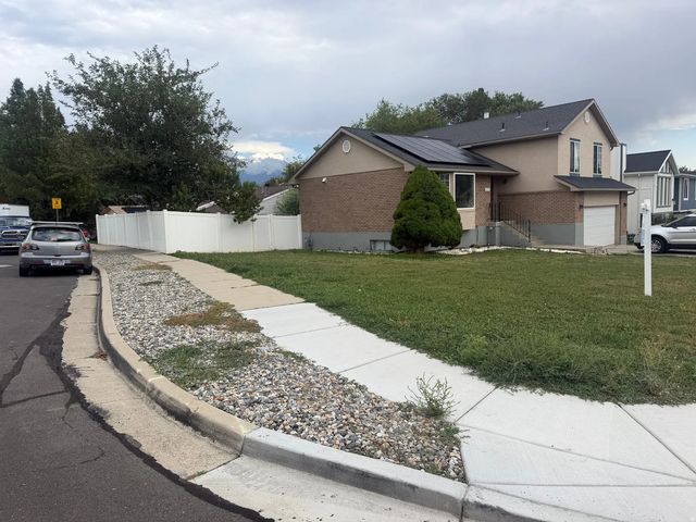 6727 S 1645 W, West Jordan