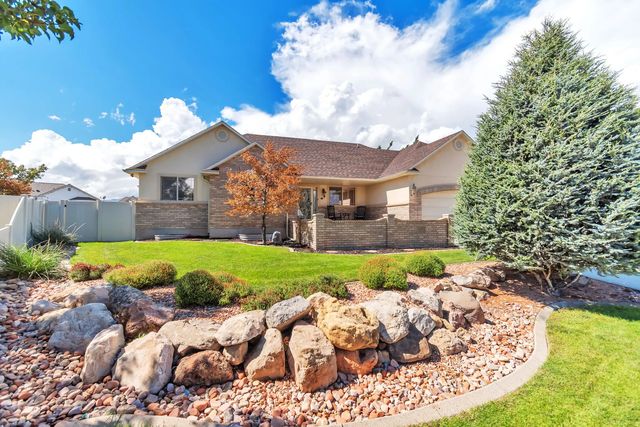 9044 S Pine Laurel Ln W, West Jordan