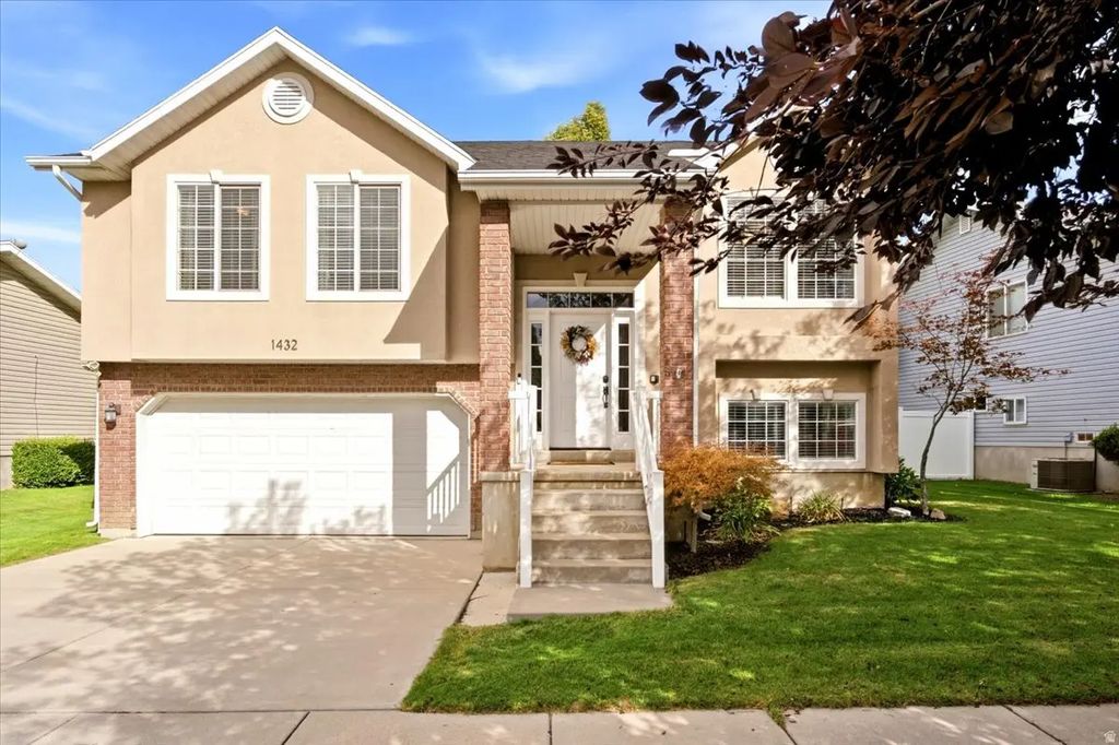 1432 W Silvercreek Dr, Layton