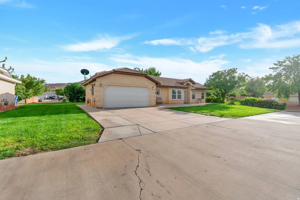 2163 W 127 S, Hurricane