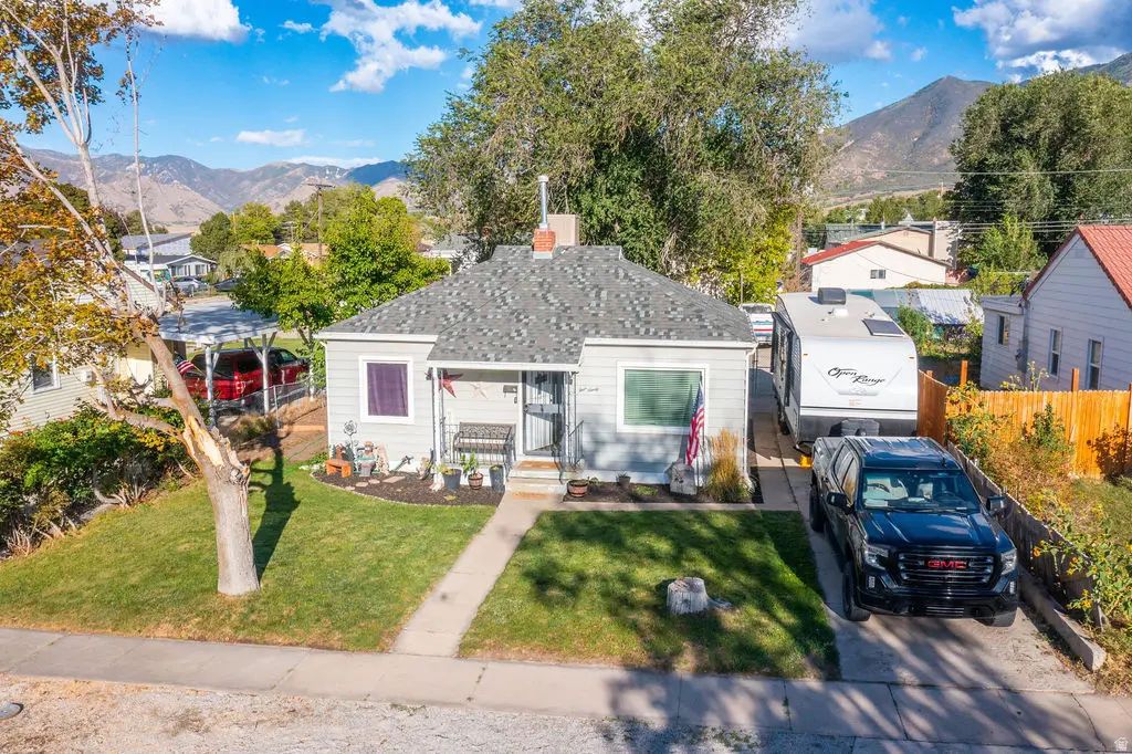 490 N Parkway Ave E, Tooele