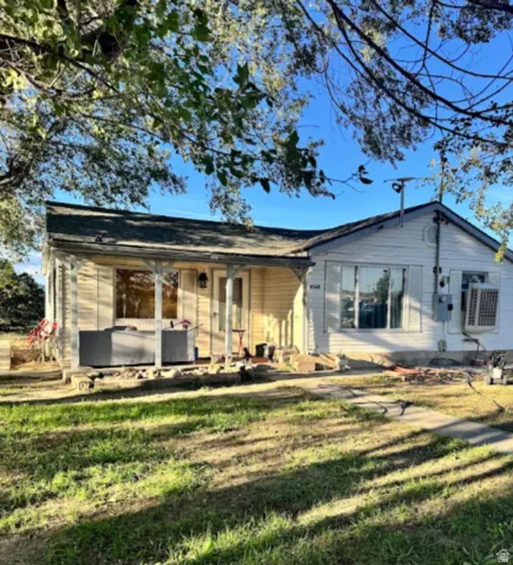 1855 E Main Street, Wellington